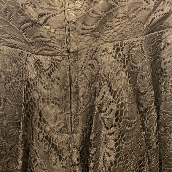 Black lace flare dress - Picture 4 of 6